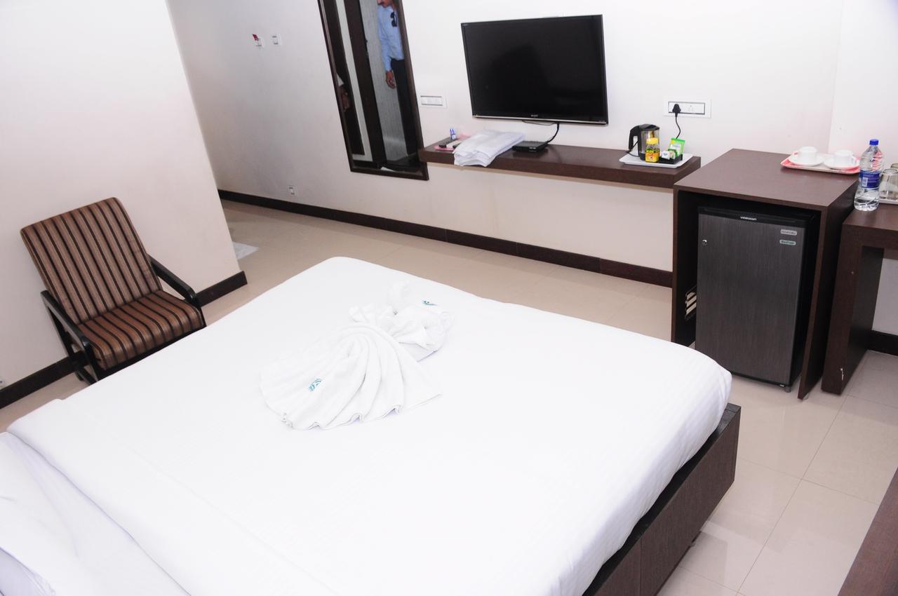 Hotel Surya Rājahmundry Eksteriør billede